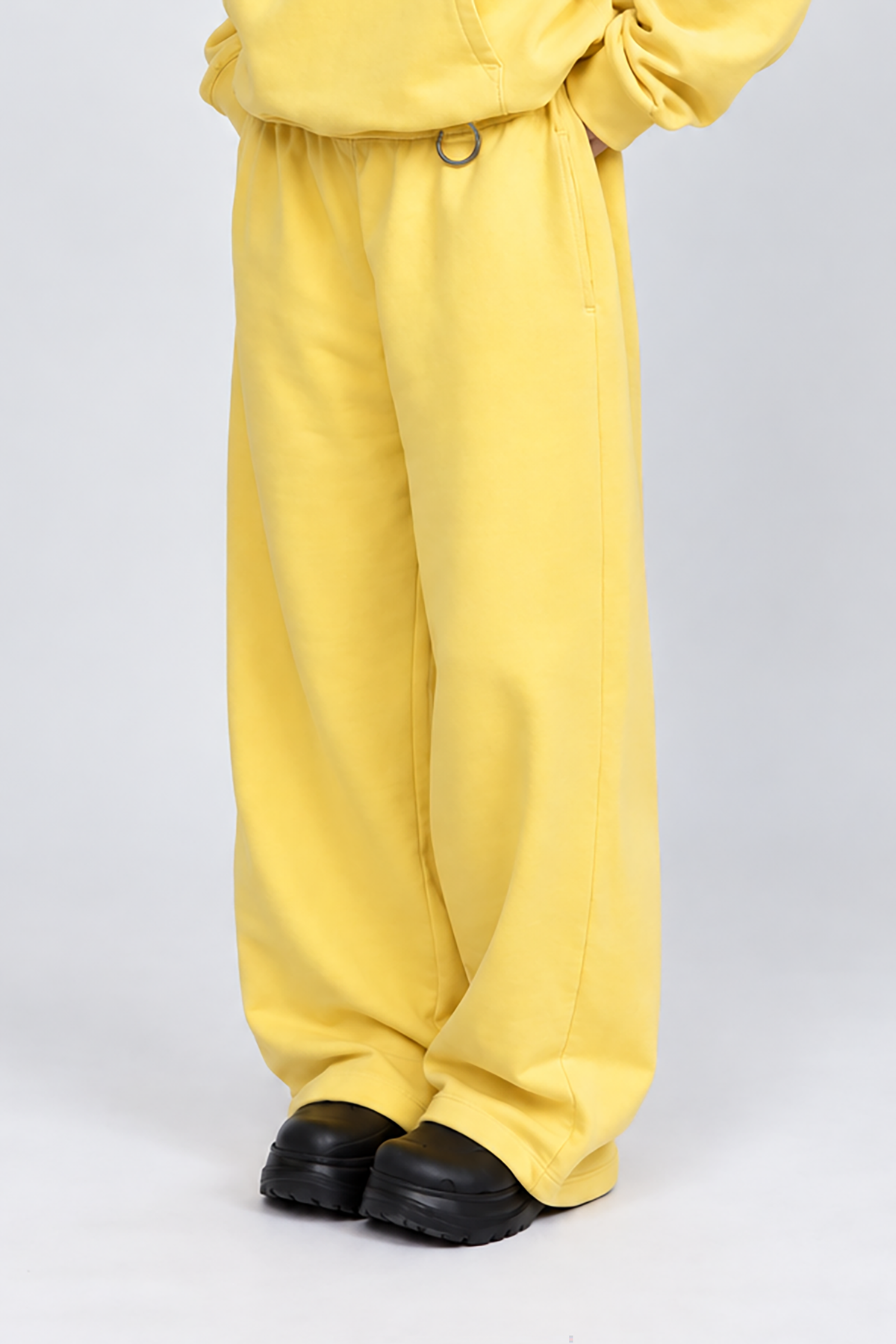 BUBBLE yellow sweatpants