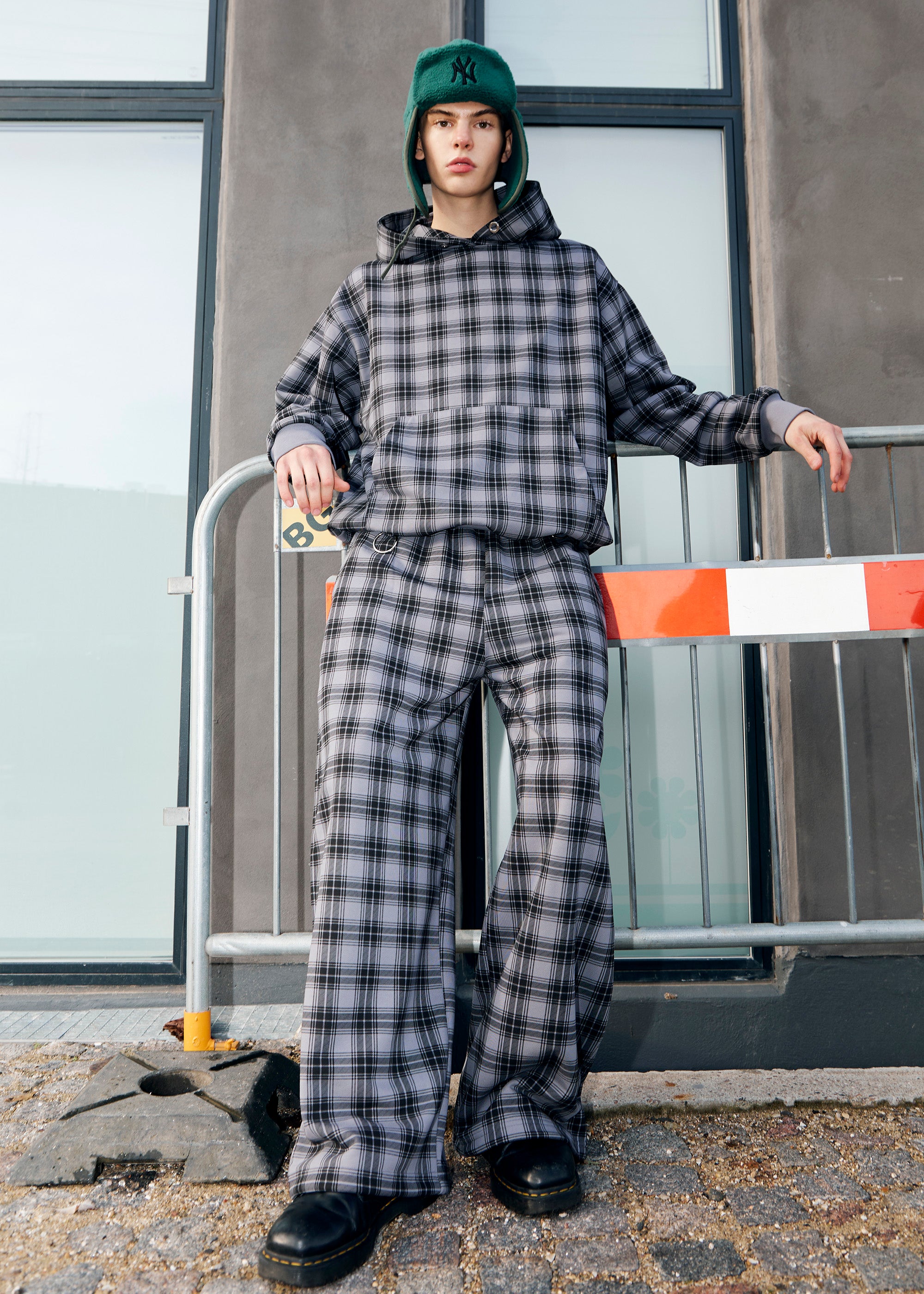BUBBLE TARTAN BLACK sweatpants